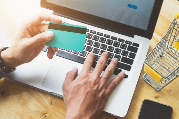 myoffice-ofelh-thlegrammateias-gia-epixeirhamatia-pou-diathetei-eshop-2